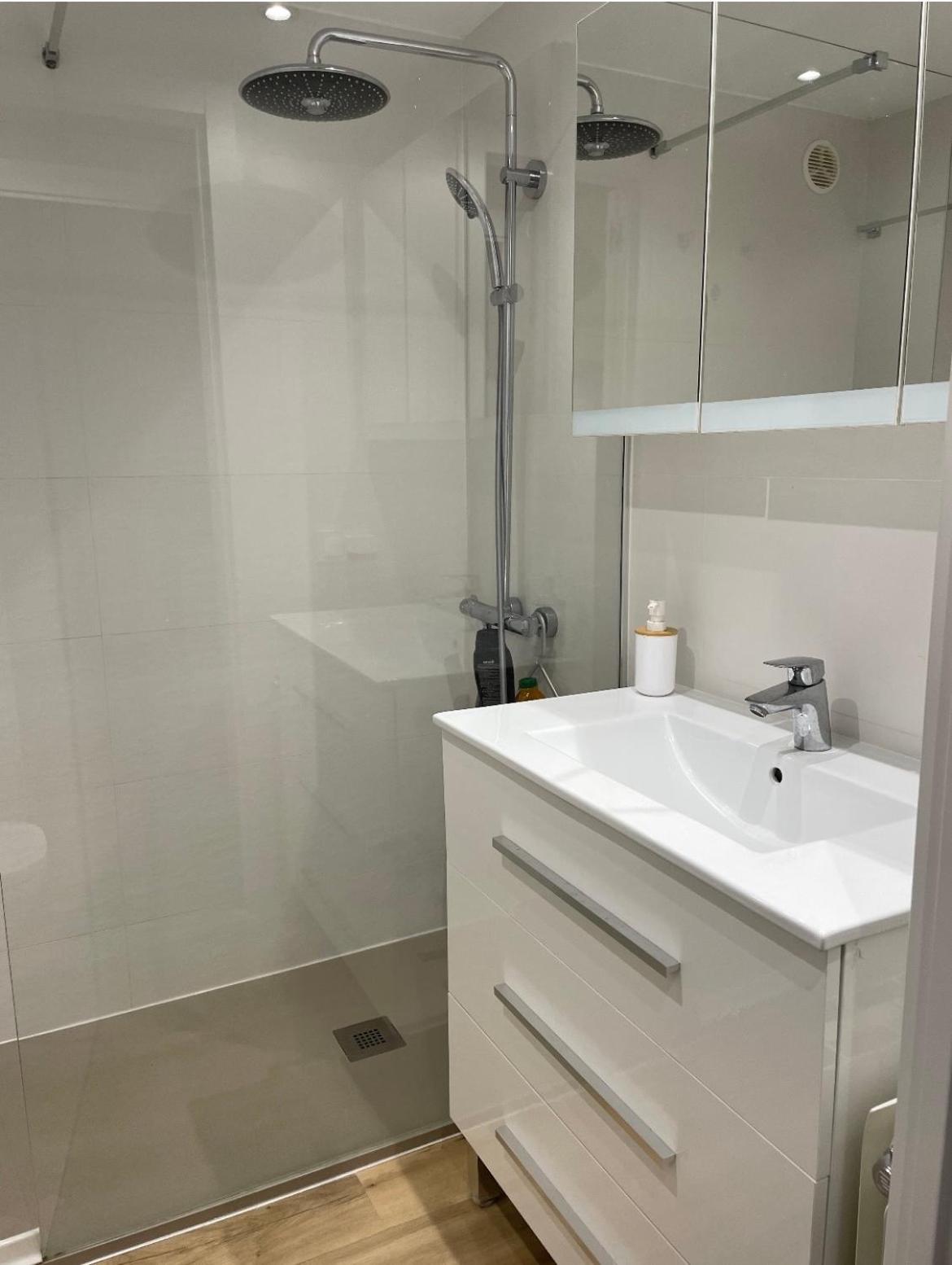 Apartamento Lujoso Piso Enfrente De Playa De Fenals, 2 Terrazas Lloret de Mar Exterior foto
